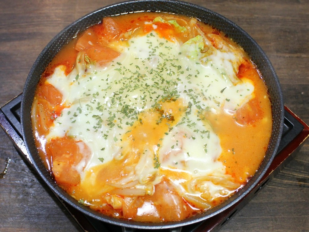 チキン炒め　トマトチーズ