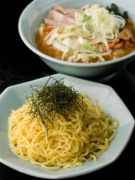 麺の食感を楽しむには「つけ麺」が一番！　野菜つけ麺