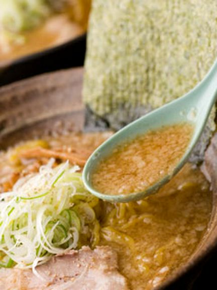 見よ！　この背脂を　これぞ「こってり」