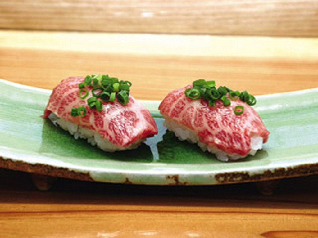 直営牛トロにぎり