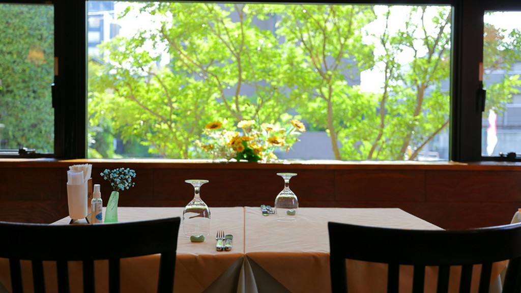 南フランスの空気漂う雰囲気の中、フランス料理を堪能