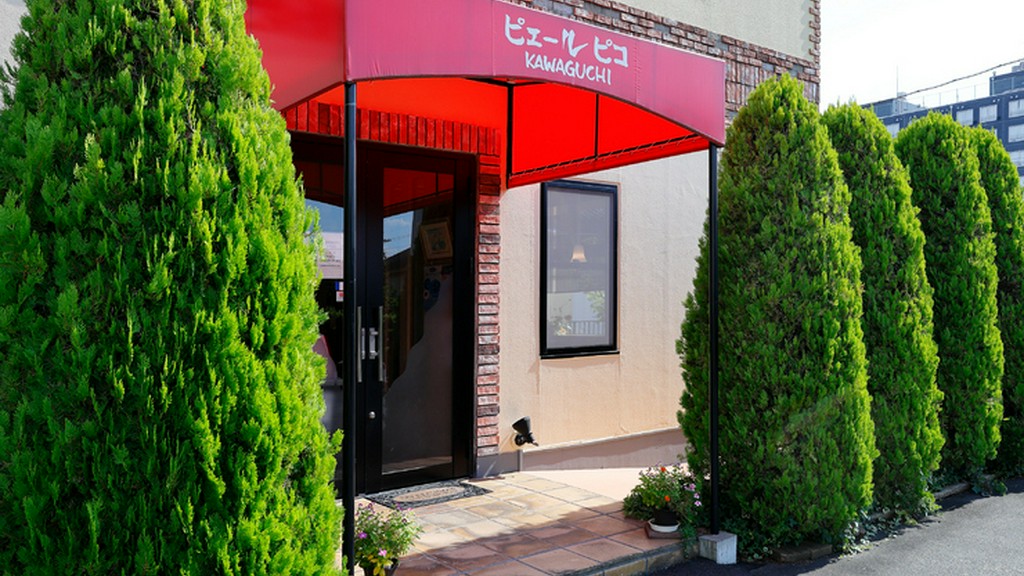 アットホームな雰囲気の中でフランス料理を楽しむ