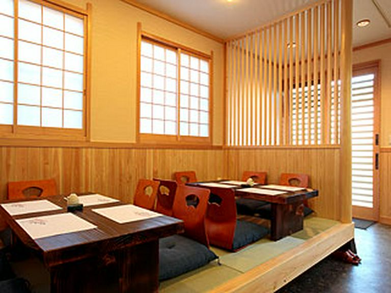 食器・食材にこだわるのも料理人の努め