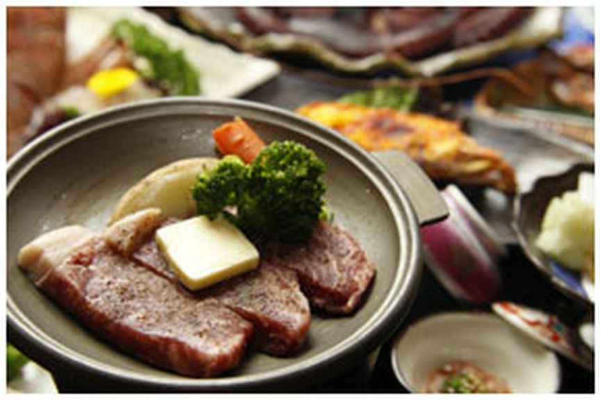三大味覚を堪能！伊勢海老・あわび・知多牛