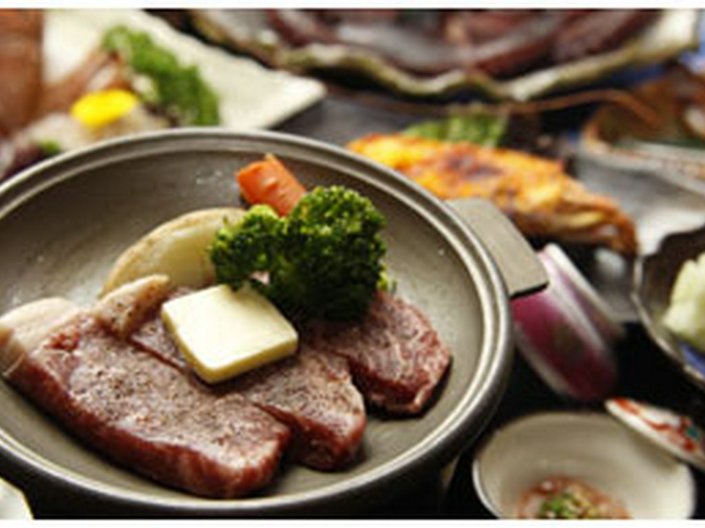 三大味覚を堪能！伊勢海老・あわび・知多牛