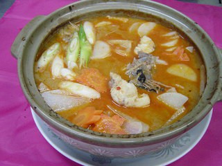 中華風アンコウ鍋が好評です。