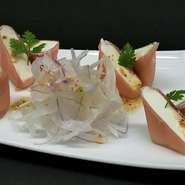 生ハムとクリームチーズのカルパッチョ