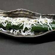 　キュウリ１本どうですか？