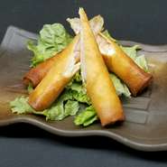 　海老とクリームチーズの春巻き