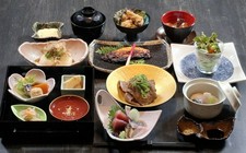 松阪牛焼きしゃぶ・デザートが付いた１ランク上のコースです