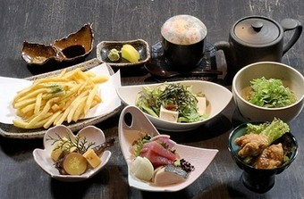 お気軽な大皿コース、当日でも対応出来ます。（お料理の何種類かは大皿でお出し致します）