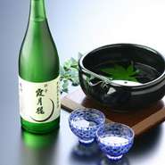 京都伏見「齋藤酒造」復刻祝米で醸した特別なお酒火入れ、濾過、加水など一切しない霞月楼の特別原酒です