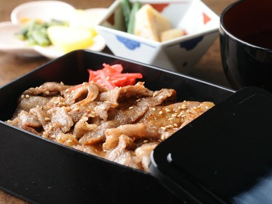 肉の甘みたっぷりの城山重 (スープ・キムチ・一品付)