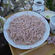 当店では、季節のお野菜、魚などをふんだんに使い美味しい料理をご提供させて頂きます。
初夏野菜の天ぷら　たけのこ料理　