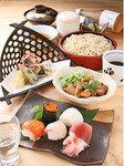 手鞠寿司・茶碗蒸し・お椀・小鉢・蕎麦・天麩羅盛・地鶏かえし焼き・お漬物