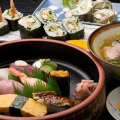 ごはん物・天むす・にぎり盛合せ・魚茶漬け・おすしの天ぷら他