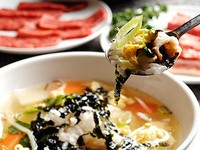 料理93品、ドリンク38品から選んでいただけます。