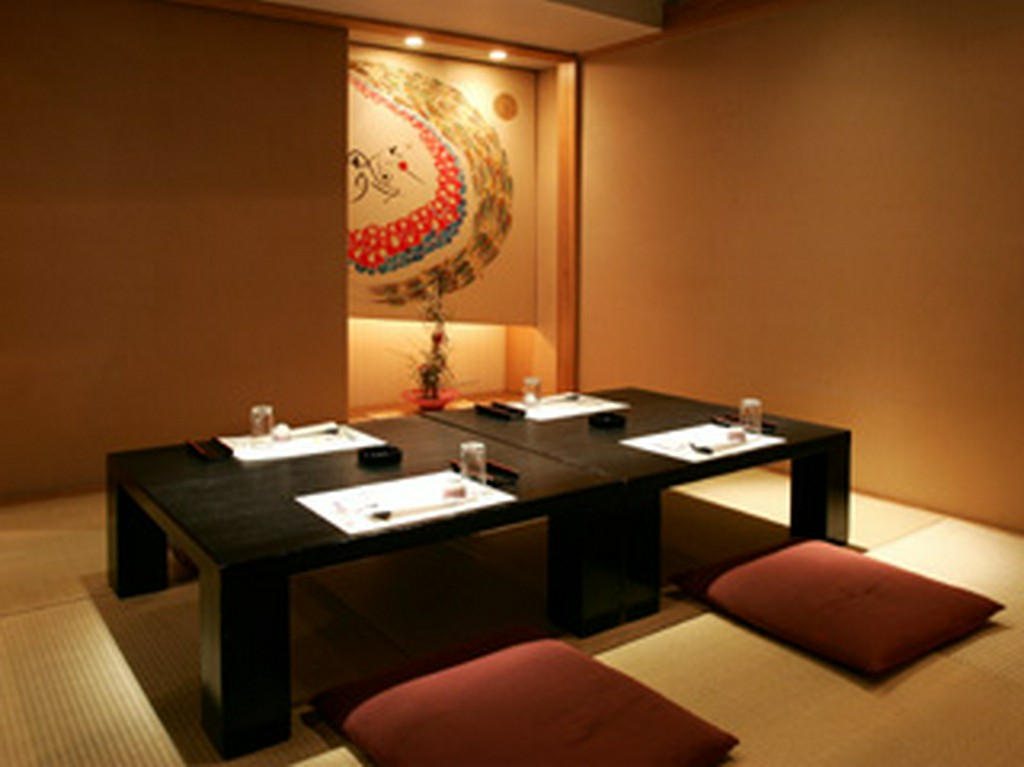 落着いた雰囲気のお座敷でゆったりとした時間をお過ごし下さい