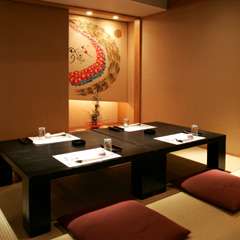 落着いた雰囲気のお座敷でゆったりとした時間をお過ごし下さい