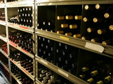 ゾーナはお料理に合ったワインを飲み頃でお楽しみいただけます。