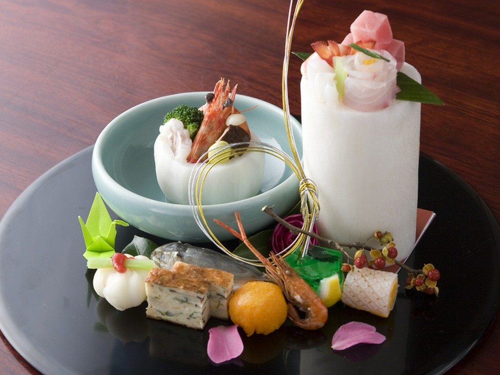 職人の繊細な技が冴える料理