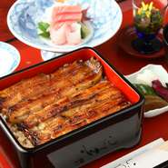 鰻「坂東太郎」を使用した鰻重月定食