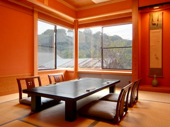 館山城の天守閣の望める座敷個室は、接待に絶好のロケーション