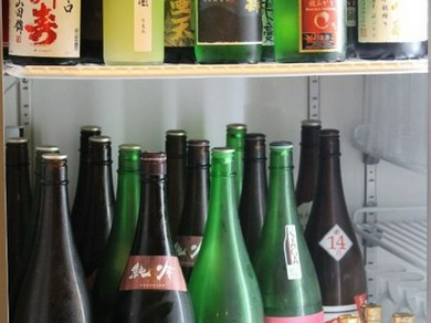 地酒や焼酎などお酒の種類豊富。色々な種類のお酒が揃っています