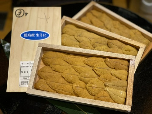 地元小倉の赤ウニです。ウニ好きにはたまらない逸品となります。