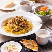 落ち着いた雰囲気の中、丁寧な接客でいただくイタリアンは、女性にも人気です。安心で安全な旬の食材や、イタリアの本場の食材を使ったお料理と手作りのデザートを、気の置けない友人たちと、気軽に楽しめます。