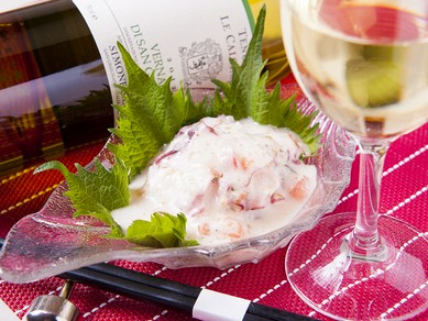 イタリアワインを中心に、日本酒や焼酎も。お料理と共にどうぞ