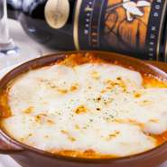 珍しい魚介で作ったミンチを使ったミートソースで作るラザニア。あっさりとしていて食べやすいです。