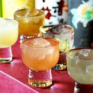 お得なテイスティングセット　７００円は、店内にある梅酒はもちろん
リキュールや焼酎、日本酒など好きなものが５つチョイス出来ます。
あれも飲みたい、これも飲みたいという方に、是非オススメ！
