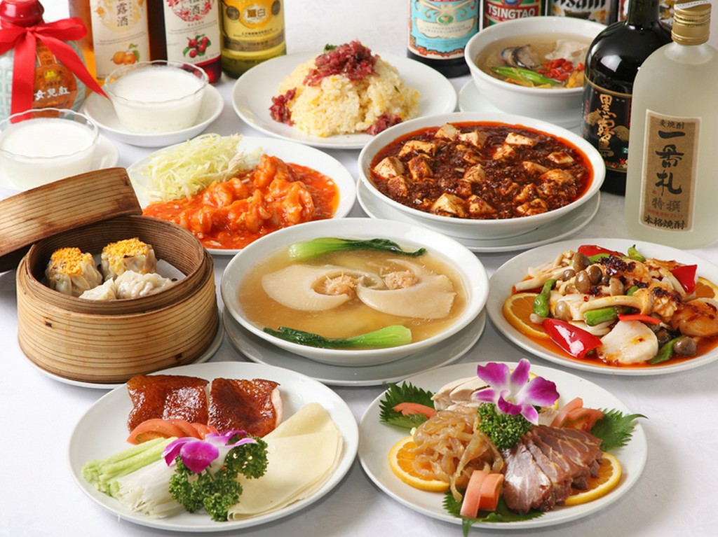 『北京ダック』などが味わえるワンランク上のコースも用意