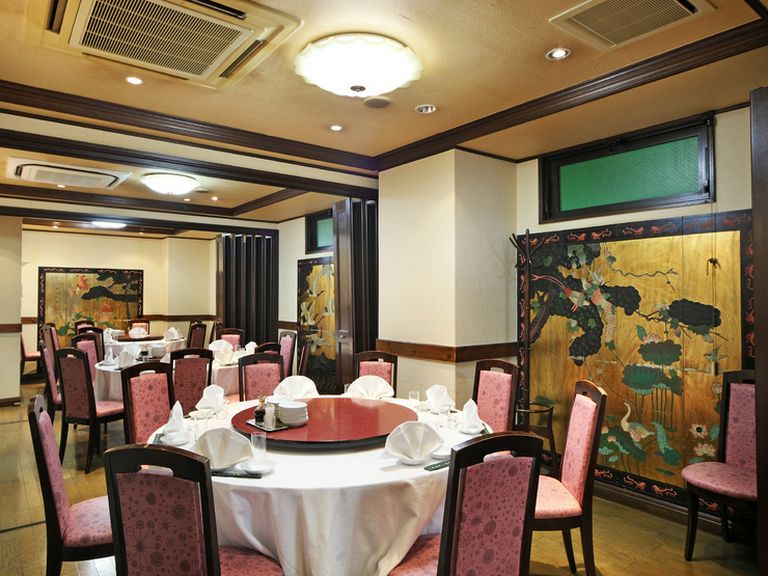 豪華なインテリアが演出する個室は、お祝いごとにも最適