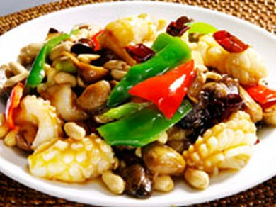 海鮮と野菜がたっぷり『三種海鮮と野菜の四川黒豆ソース炒め』
