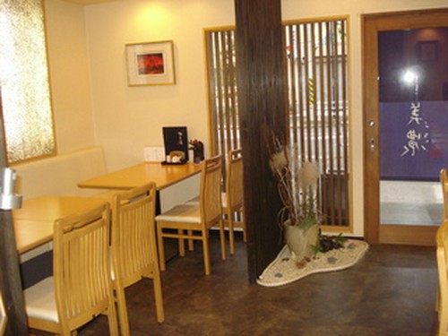 店内より外観