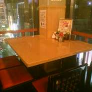 店内は空調設備がしっかりしているので、女性も煙を気にせずお食事ができます。