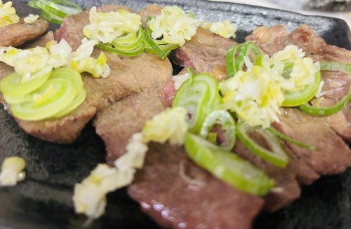 『赤字覚悟の原価提供』牛タン皿盛