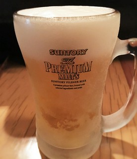 2 キンキンに冷えたジョッキで飲む生ビールはホンとに美味しい！