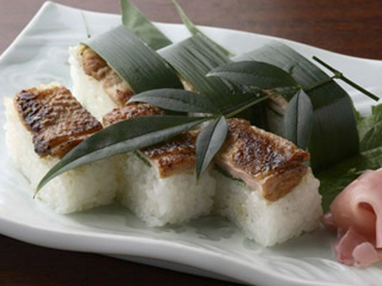 鶏ももの笹寿司