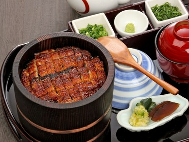 『上ひつまぶし（吸物付）』お櫃にぎっしりとつまった鰻と秘伝のたれを堪能！