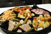 ２～3人分の盛り合わせになります。

3日前までのご注文をお願いいたします。

※定休日のお渡しも可能な場合あります。お問い合わせください。