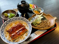 数量限定!(品切れ次第終了)
うな丼とそばの付いたボリュームある贅沢ランチです!