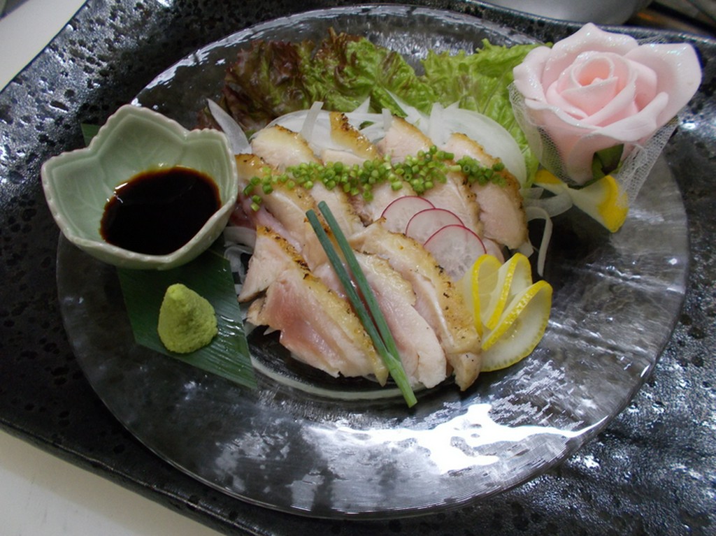 当店おススメ　阿波尾鶏のたたき