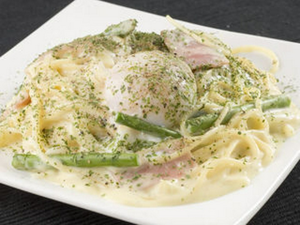 半熟玉子のカルボナーラ