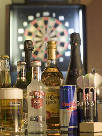 今夜も仲間とワイワイ飲みましょう