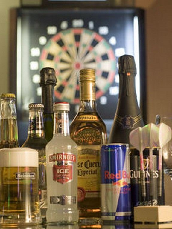 今夜も仲間とワイワイ飲みましょう