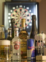 今夜も仲間とワイワイ飲みましょう