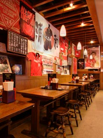 人々の熱い想いが刻まれた店内